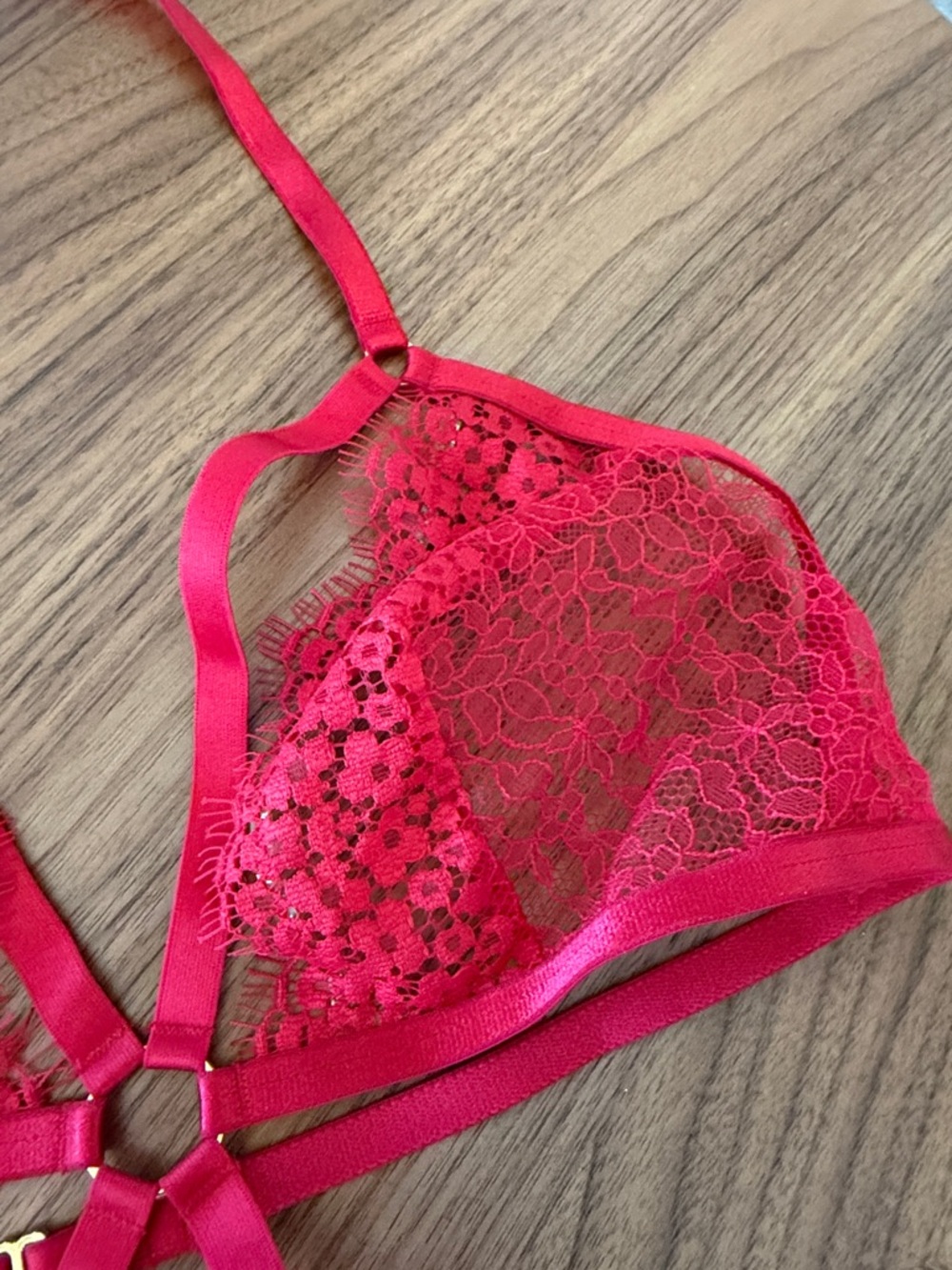 Victoria’s Secret Very Sexy Red Lace Strappy Teddy Lingerie M - Picture 5 of 12